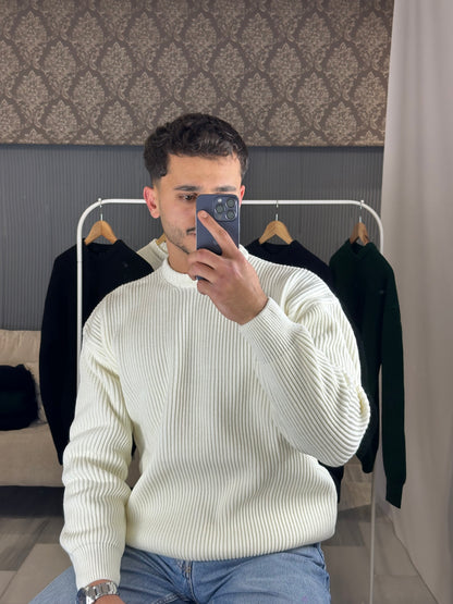 ROUND NECK