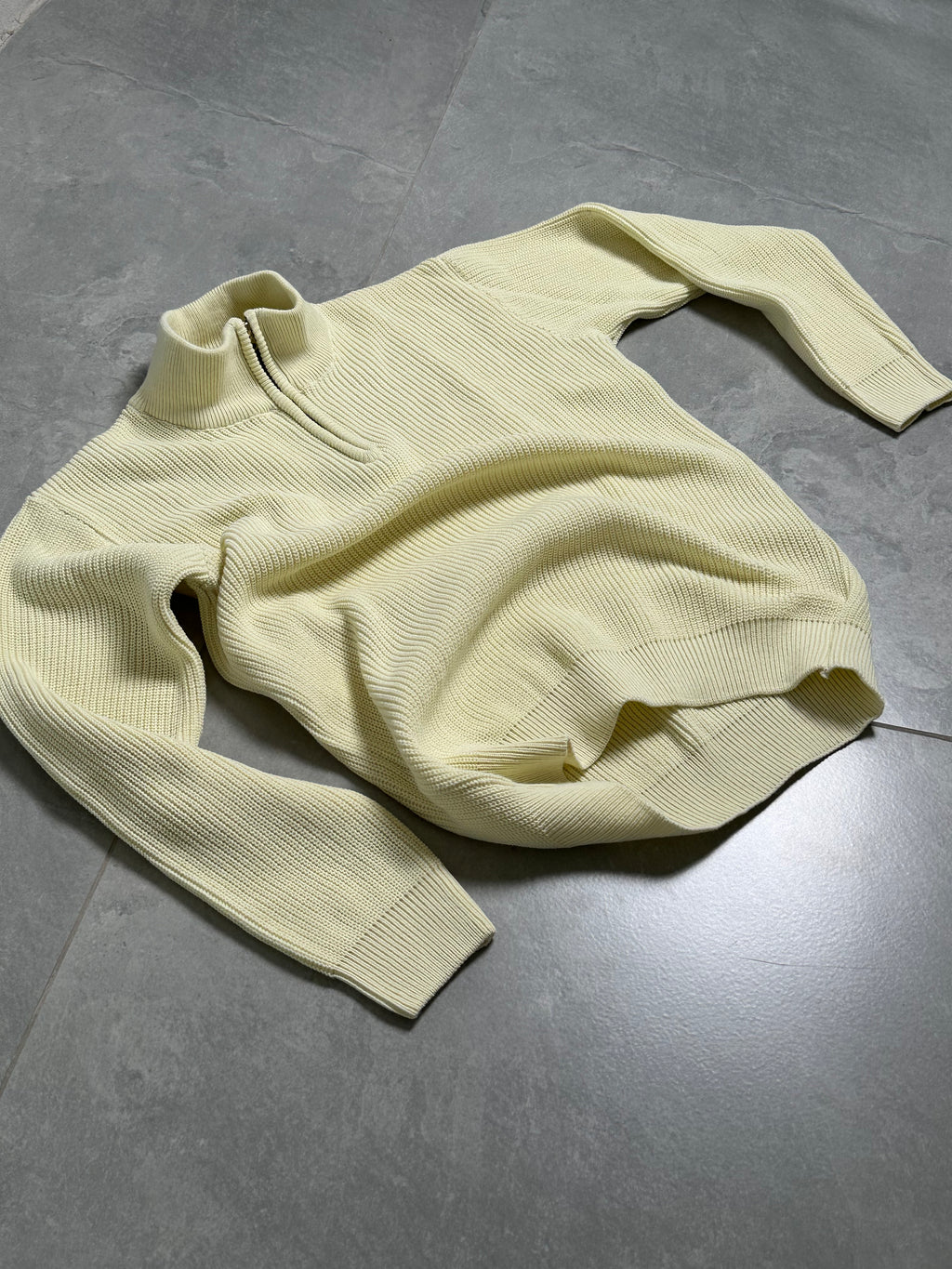 Zipper pullover sweatshirt
